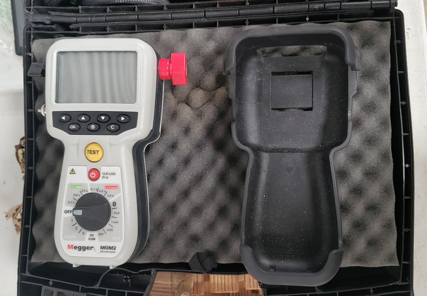 Megger MOM2 240A Handheld Micro-ohmmeter BD-59070