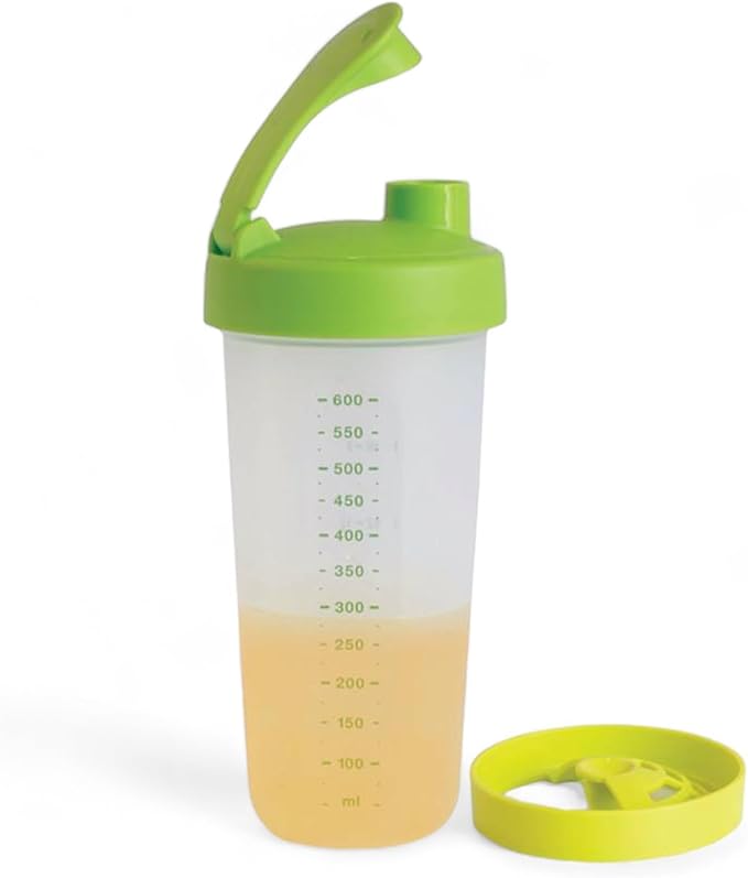 Tupperware Quick Shake Shaker Blender 20 oz Capacity in Green
