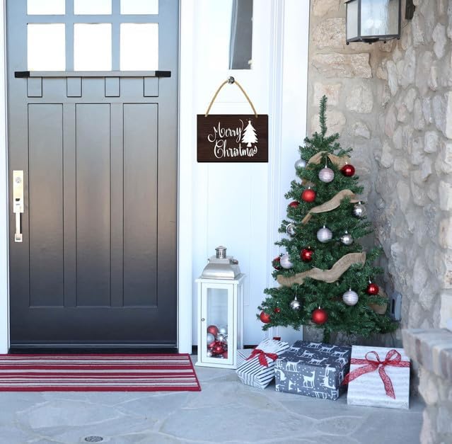 KPSheng Christmas Square Plank Hanging Sign, Rustic Farmhouse Christmas Wreath Wooden Wall Sign, Holiday Decoration Home Windows and Doors Indoor Outdoor Decoration 8x12 in