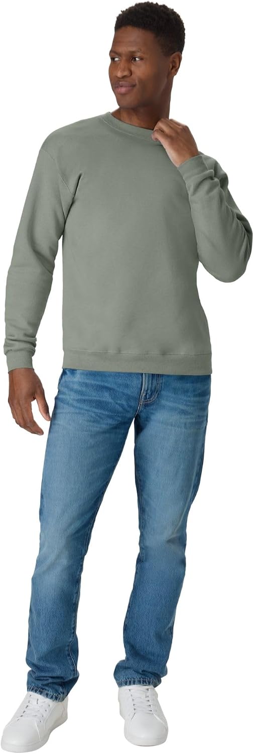 This Hanes men's sweatshirt is made with cotton from American farms, featuring a thick, sturdy fleece that keeps you warm and comfortable.
