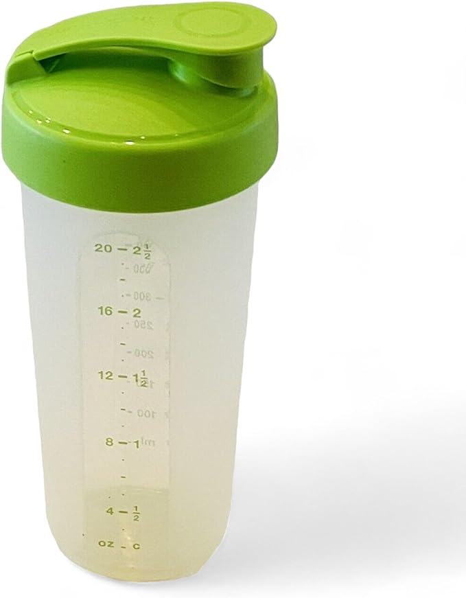 Tupperware Quick Shake Shaker Blender 20 oz Capacity in Green