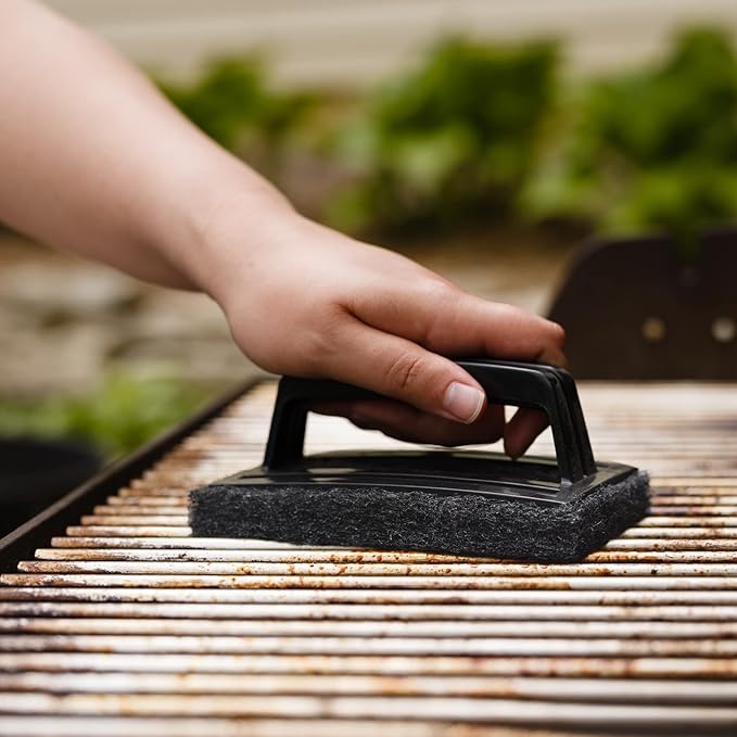 Chef Craft 21135 Select Grill Scouring Brush with Handle, Black