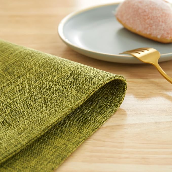 Cloth Placemats Set of 6, Linen Style Thick Dining Table Mats, Heat Resistant and Easy to Clean Placemats for Kitchen Dining Table, Green