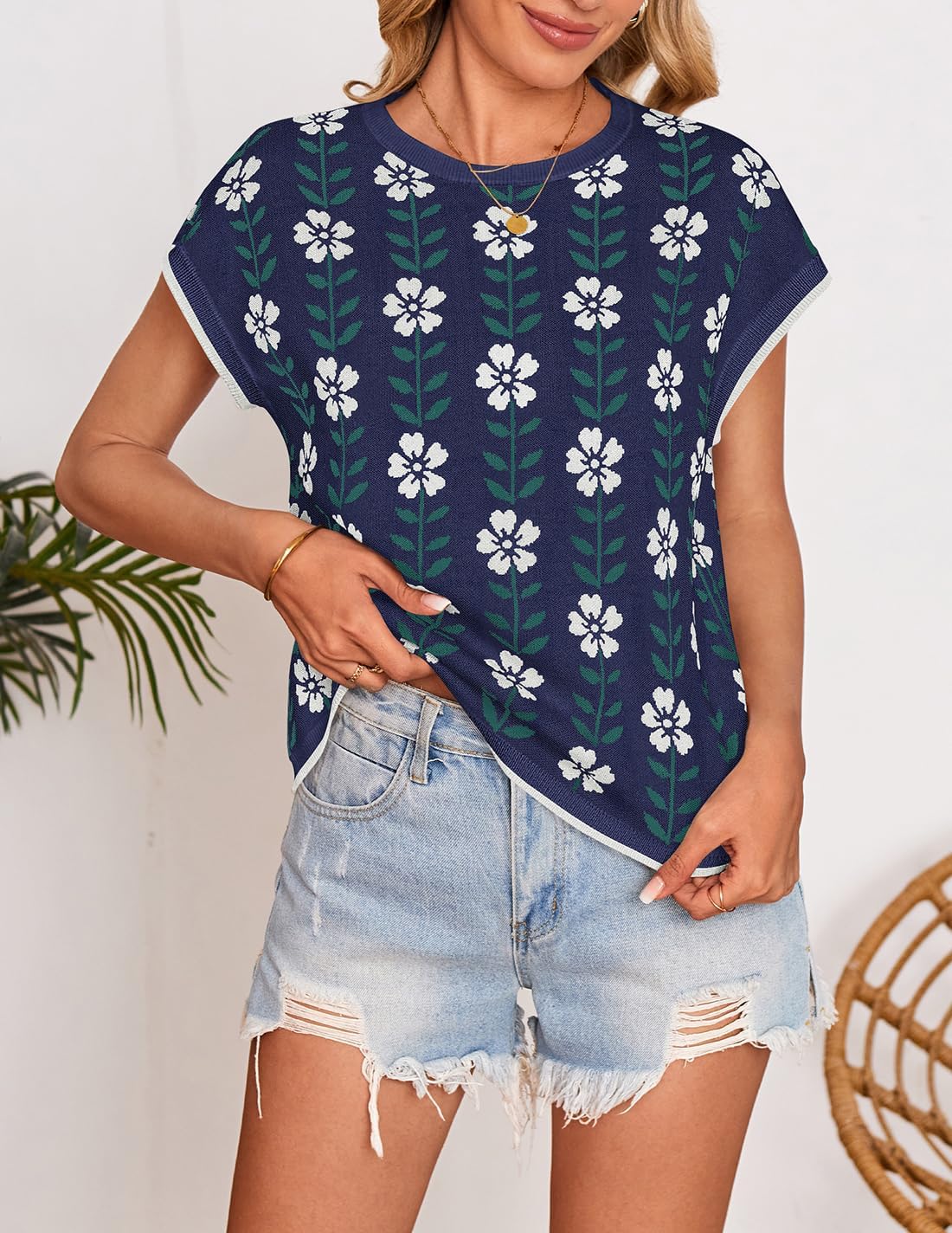 ZESICA Women's Summer Floral Short Sleeve Sweater Vest 2026 Crewneck Loose Knit Tank Tops Going Out Trendy Clothes