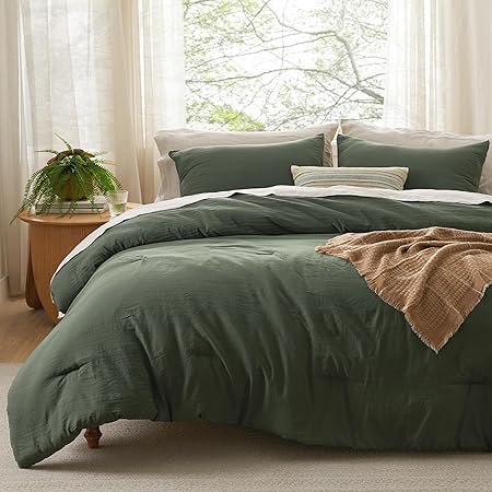 Bedsure California King Size Comforter Set, Dark Green Soft Prewashed Bedding for All Seasons, 3 Pieces GentleSoftTM Bed Set, 1 Lightweight Comforter (104"x96") and 2 Pillowcases (20"x36")