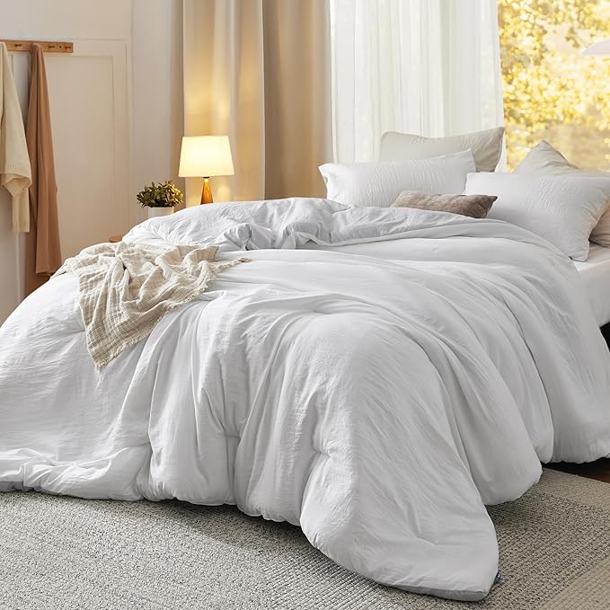 Bedsure King Size Comforter Set, Reversible White Soft Prewashed Bedding for All Seasons, 3 Pieces Warm Down Alternative Bed Set, 1 Lightweight Comforter (104"x90") and 2 Pillowcases (20"x36")