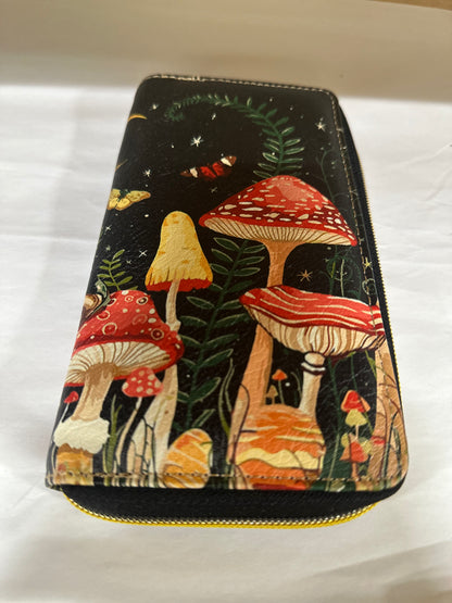 Mushroom Moon Wallet for Women's Large Capacity Double Zipper Phone Clutch, Girls Wallet RFID Blocking PU Leather Credit Card Organizer Ladies Cardholder Wallet with Travel Grip Hand Strap