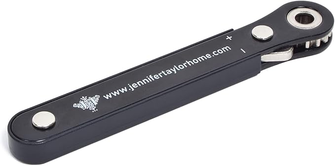 Jennifer Taylor 2-in-1 Mini Ratchet Tool
