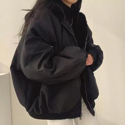 This reversible Sumleno sherpa jacket is a must-have for the chilly season. Soft, fuzzy, and warm, it's perfect for layering over any outfit.