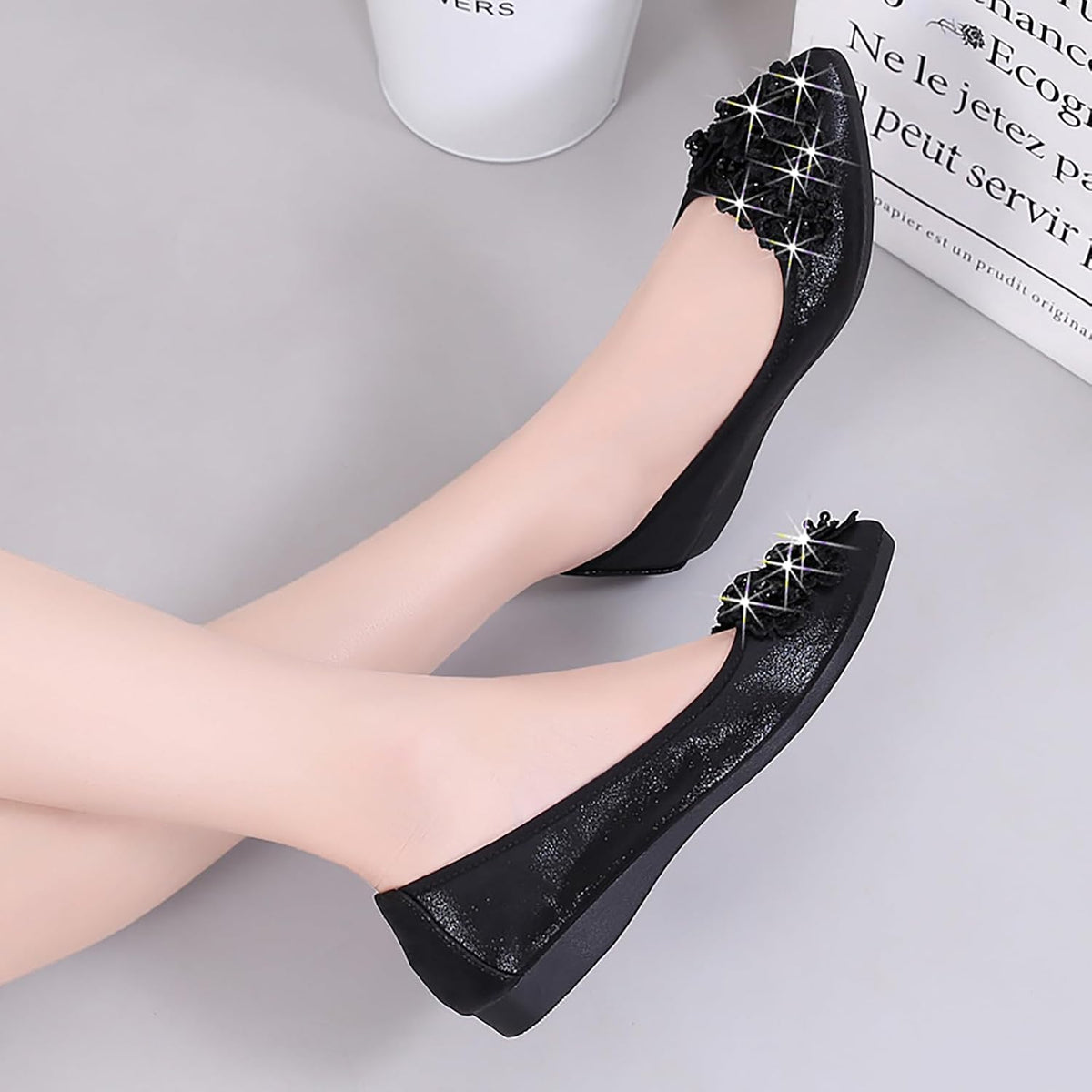 Women's Flats, Foldable Ballet Flats for Women, Flower Pionted Toe Comfort Light Weight Slip-On Dress Shoes