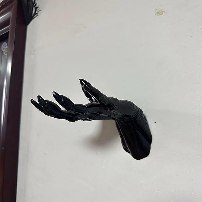 Devil Hand Statue Black Demon Hands Wall Mounted Sculpture PVC Demon Sculptures Creative Props Retro Crafts Home Decoration A