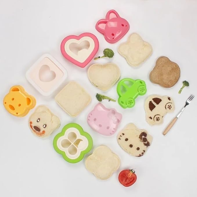 Sandwich Cutter and Sealer - Decruster Sandwich Maker - Peanut Butter and Jelly Crustless Sandwich Bread Pancake Maker DIY Cookie Cutter for Kids Children Boys Girl (Little Bear)