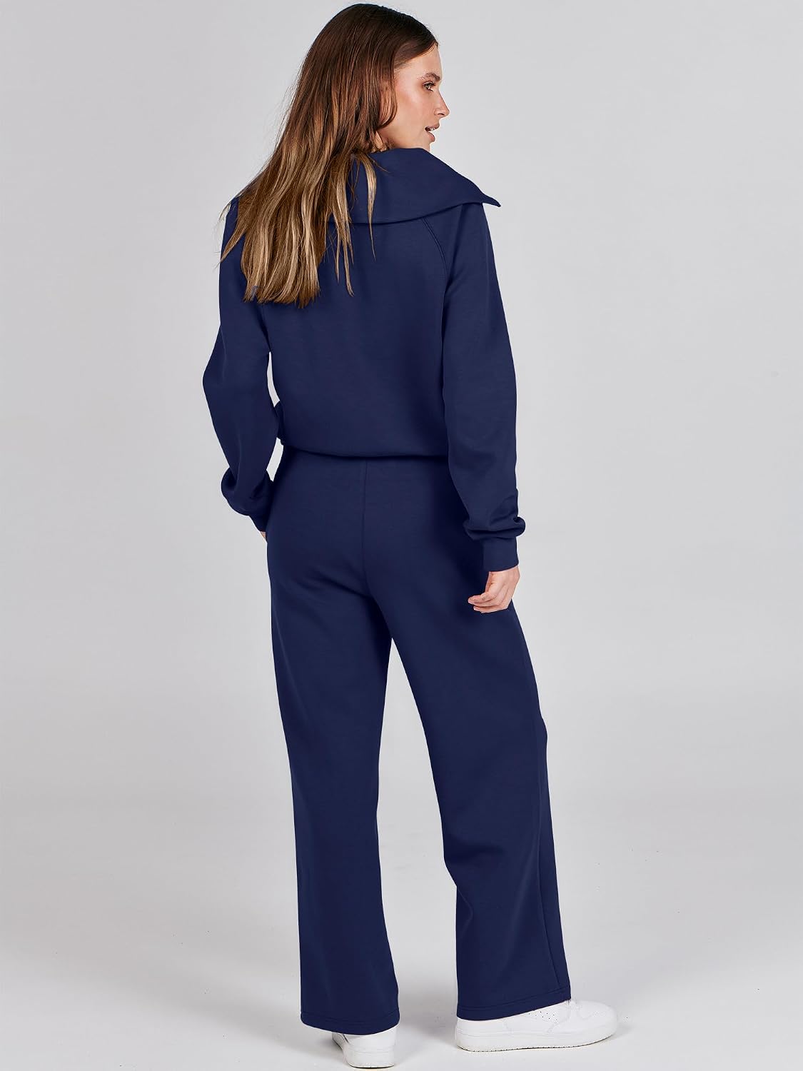 This oversized sweatshirt and wide-leg sweatpant set from ANRABESS is perfect for lounging, working out, or running errands in comfort and style.