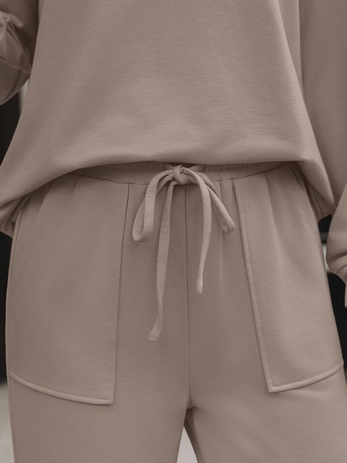 LILLUSORY Womens Two Piece Lounge Sets Mock Turtleneck Tops Wide Leg Drawstring Pants Sweatsuit with Pockets.