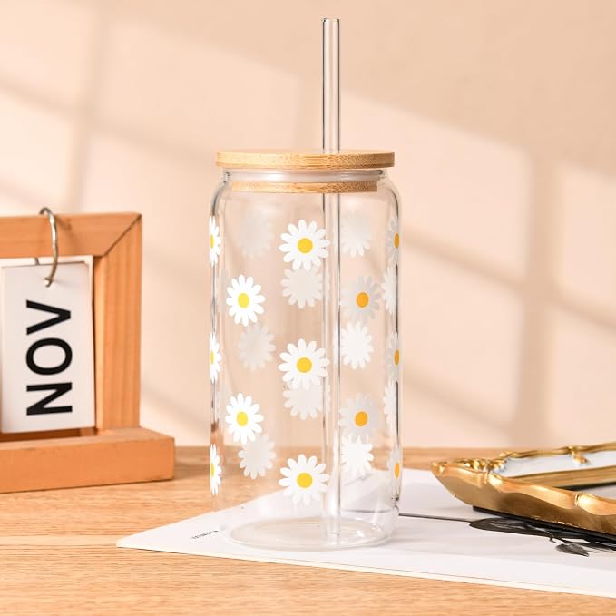 ANABIUP Cute Glass Cups with Lid, Daisy Flower Iced Coffee Smoothie Matcha Cup Tumbler Birthday Gifts for Women Sister Friend Her Preppy Teenage Girls Teen Girl Gifts Trendy Stuff Things