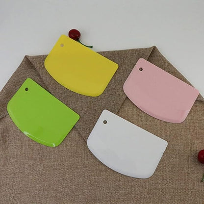 Safe Plastic Dough Cutter Bowl Scraper Plastic Pastry Scrapers Cake Heat- Resistance Dish Scrapers Kitchen Pizza Dough Scraper Plastic, Green