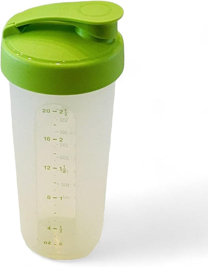 Tupperware Quick Shake Shaker Blender 20 oz Capacity in Green