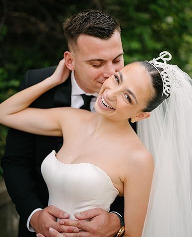 White Short Wedding Veil Pearl Rhinestone Bride Veils Bridal Veils Bachelorette Party Veil for Brides and Women