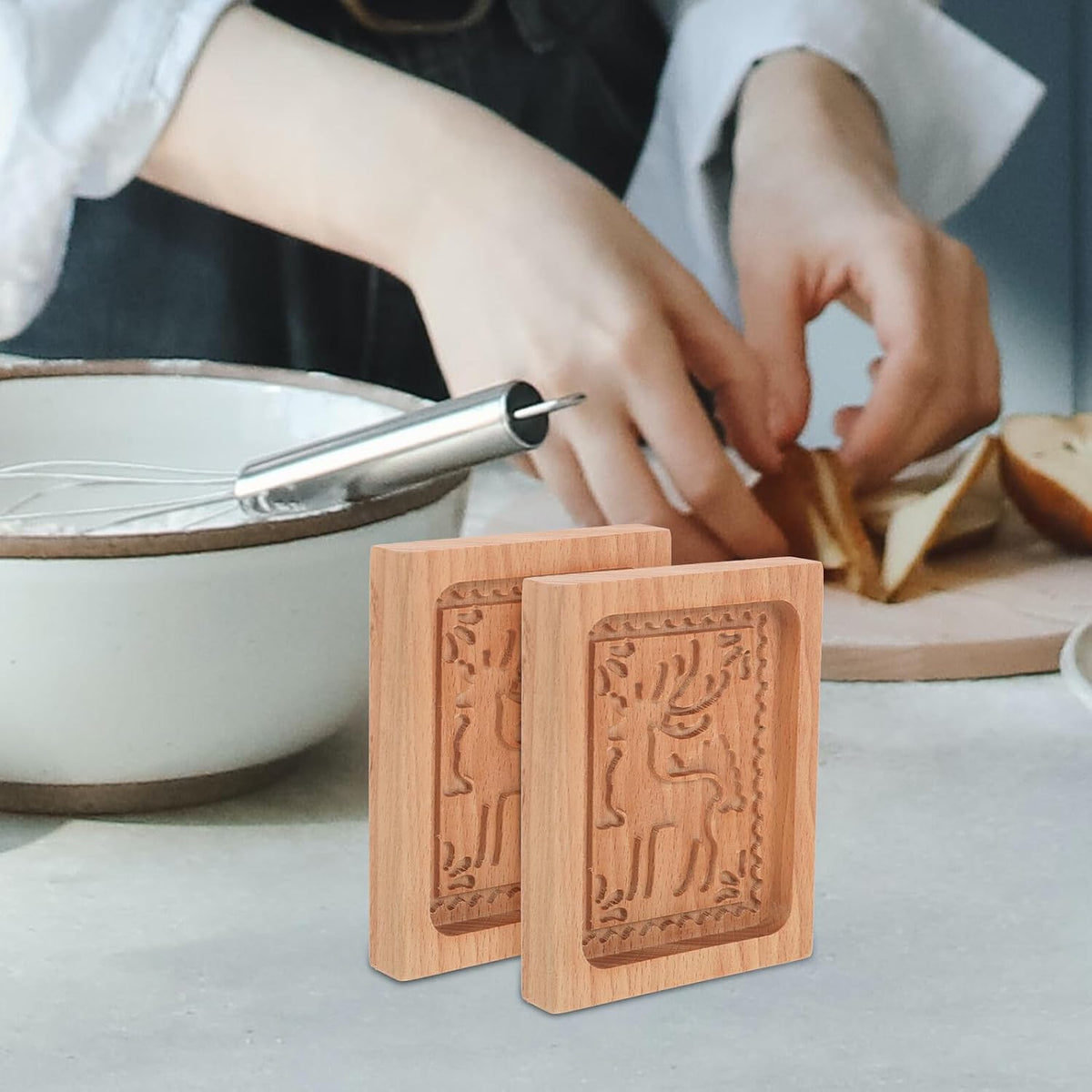 MAGICLULU Wooden Cookie Cutter and Press Mold with Deer Pattern, Beech Wood Biscuit Stamp for Home Baking, Carved Cookie Mold for Christmas and Holiday Pastry Decorating