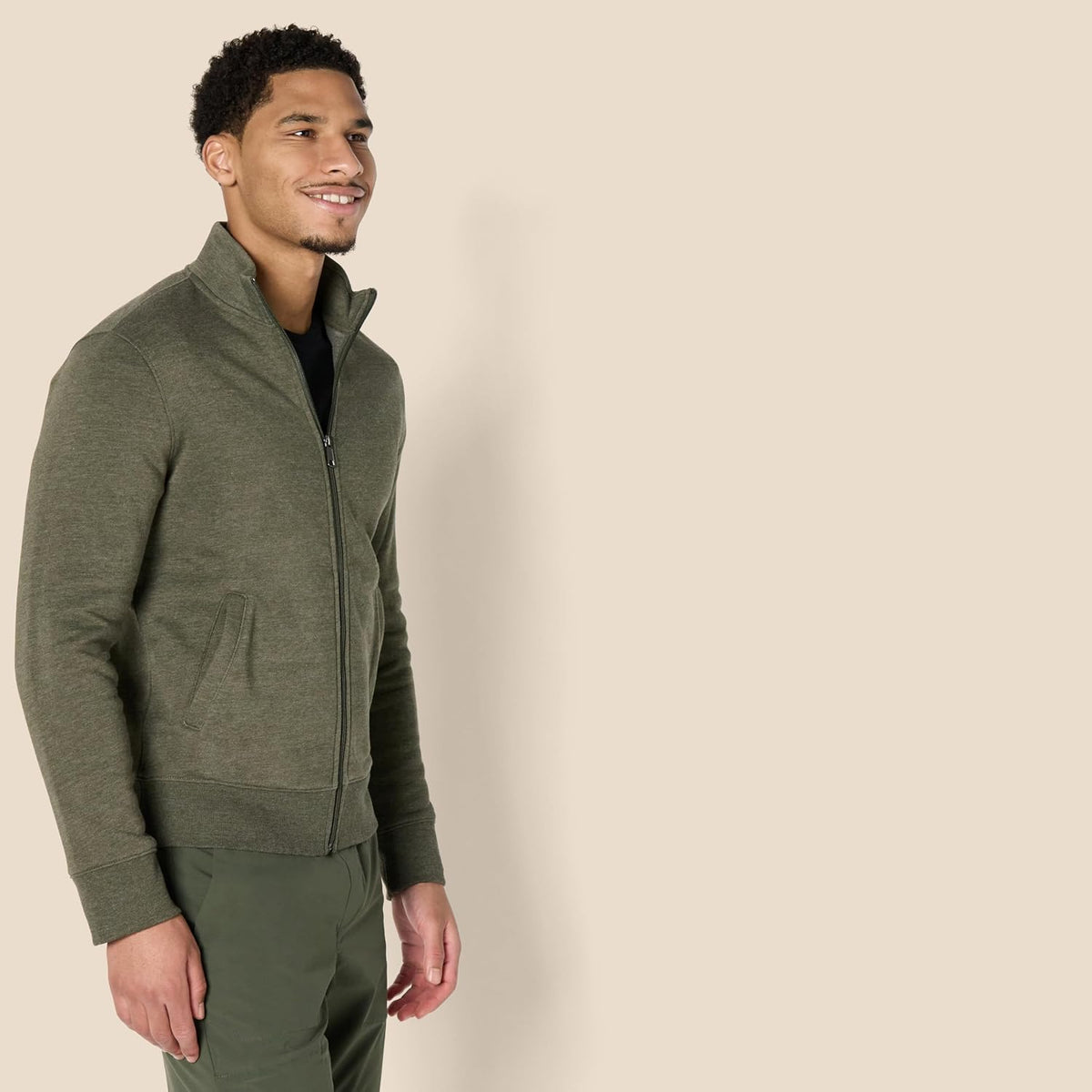 Essentials Men's Fleece Zip Up Mock Neck Sweatshirt, Midweight, Regular Fit.