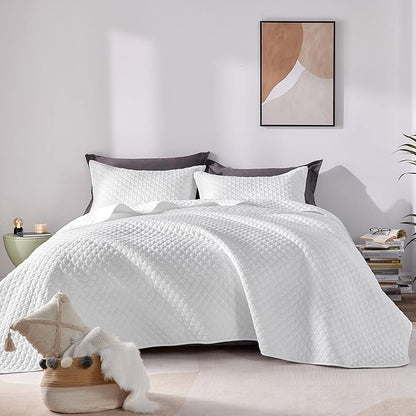 CozyLux Quilt Set King Size White 3 Pieces - Lightweight Soft Bedspread - Lantern Ogee Pattern Coverlet Bedding Set for All Season - 1 Quilt and 2 Pillow Shams - White, 106"x96"