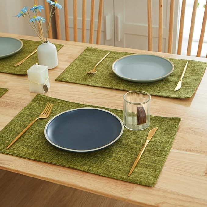 Cloth Placemats Set of 6, Linen Style Thick Dining Table Mats, Heat Resistant and Easy to Clean Placemats for Kitchen Dining Table, Green