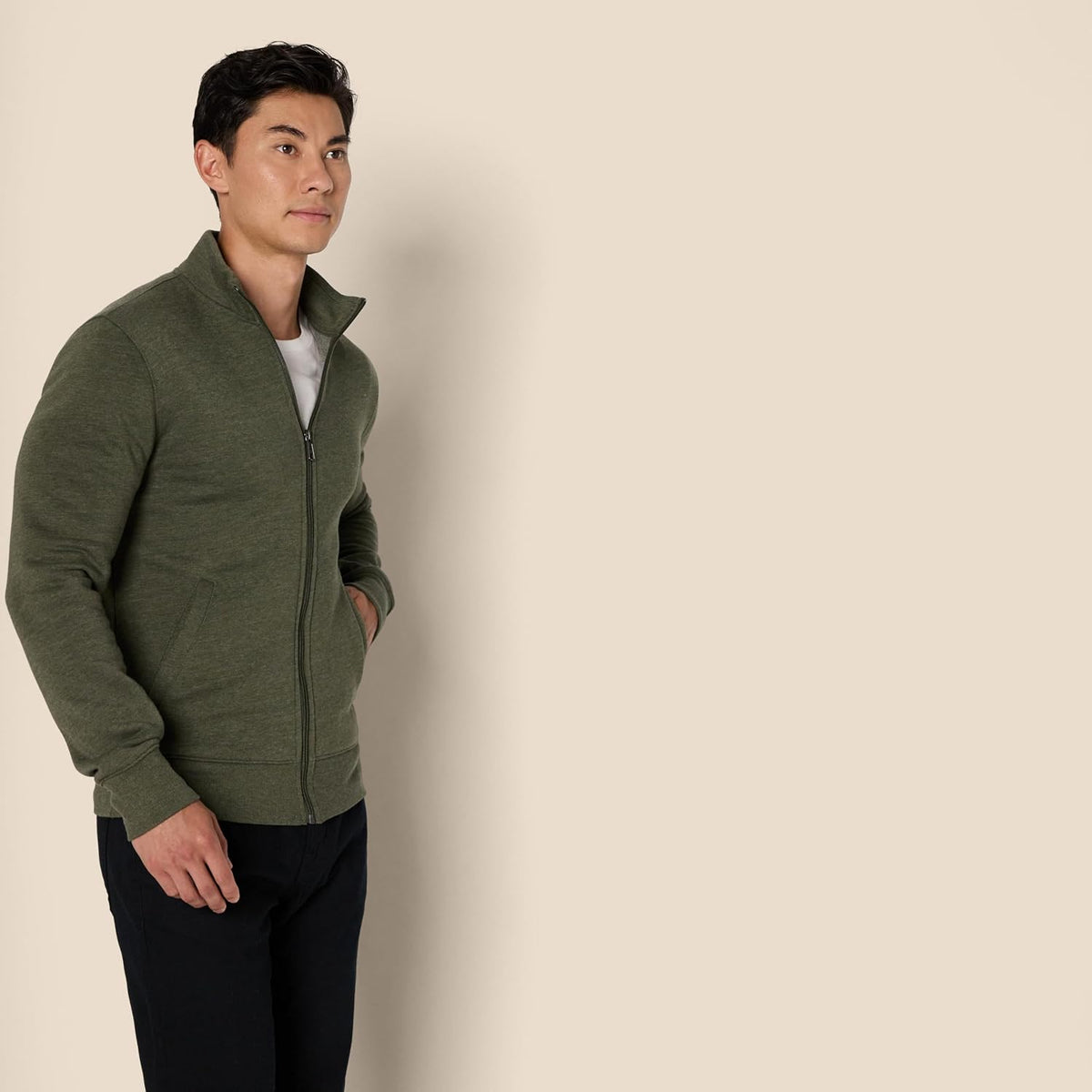 Essentials Men's Fleece Zip Up Mock Neck Sweatshirt, Midweight, Regular Fit.