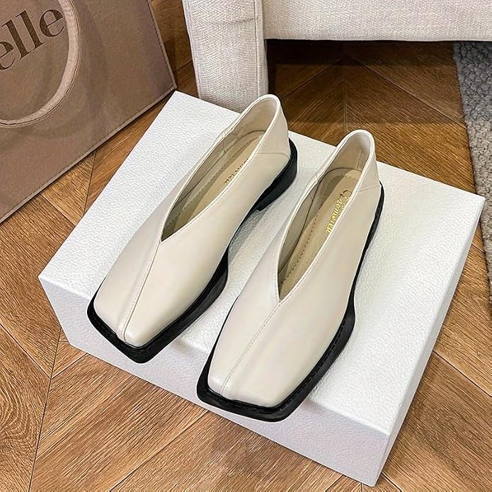 Ladies' Lightweight, Square-Toed, Large-Sized Casual Shoes with Insoles are Suitable for Elegant, Casual and Comfortable use in Offices, on Trips and at Weddings.