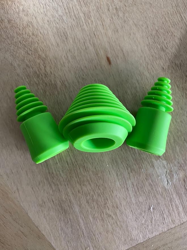 Green Piece three Silicone Green Cleaning plugs  stoppers Preserver Cap Airtight Bottle Plug Odor Proofing Glass, Plastic and Silicon Pieces