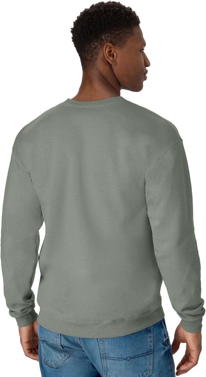 This Hanes men's sweatshirt is made with cotton from American farms, featuring a thick, sturdy fleece that keeps you warm and comfortable.