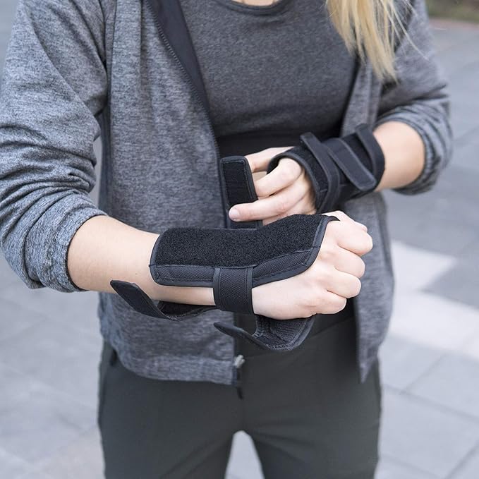 Elos Protective Gear Set: Knee Pads, Wrist Guards, Elbow Pads - Comfortable  Adjustable for Adults  Kids, Ideal for Skating, Biking, Scooter, Rollerblade  More