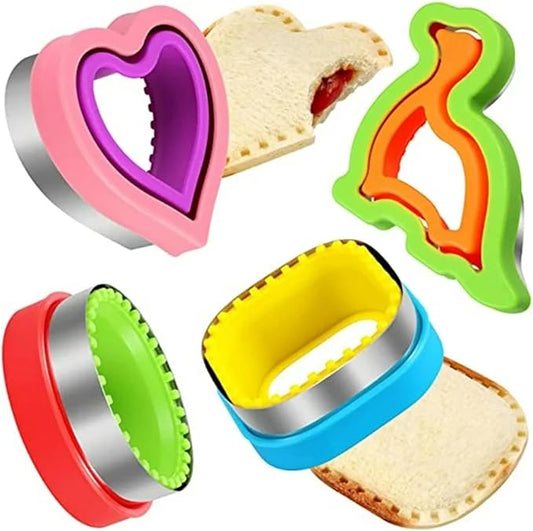 Sandwich Edger Cartoon Cutter Dinosaur Pocket Bread Cutter Children's Sealed Cookies Toddler Food Pick (D, One Size)