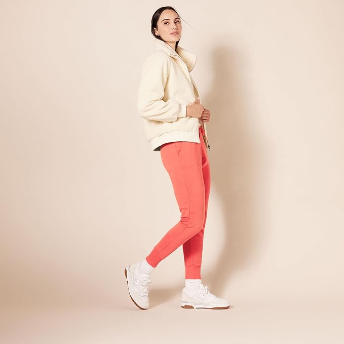 Essentials Women's Fleece Jogger Sweatpant (Available in Plus Size)