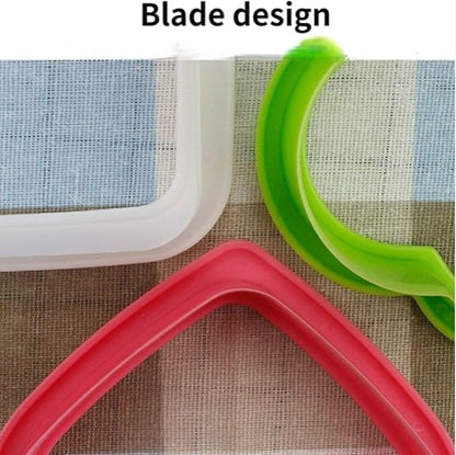 Sandwich Cutter and Sealer - Decruster Sandwich Maker - Peanut Butter and Jelly Crustless Sandwich Bread Pancake Maker DIY Cookie Cutter for Kids Children Boys Girl (Little Bear)