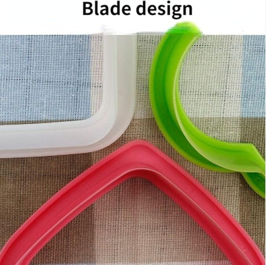 Sandwich Cutter and Sealer - Decruster Sandwich Maker - Peanut Butter and Jelly Crustless Sandwich Bread Pancake Maker DIY Cookie Cutter for Kids Children Boys Girl (Little Bear)