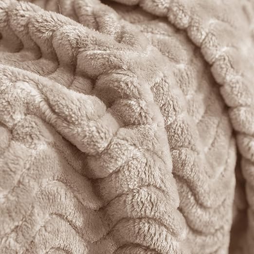 Exclusivo Mezcla Camel Fleece Throw Blanket for Couch Bed, Super Soft Cozy Blankets with Decorative Wave Textured, Lightweight Plush All Season Use, 50x70 Inches