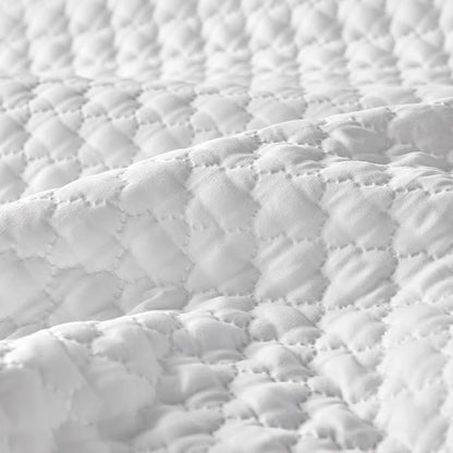 CozyLux Quilt Set King Size White 3 Pieces - Lightweight Soft Bedspread - Lantern Ogee Pattern Coverlet Bedding Set for All Season - 1 Quilt and 2 Pillow Shams - White, 106"x96"