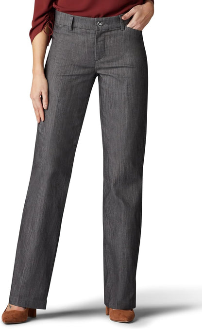 These versatile Lee women's trousers feature a flexible, non-binding waistband for all-day comfort and a classic, work-appropriate style.