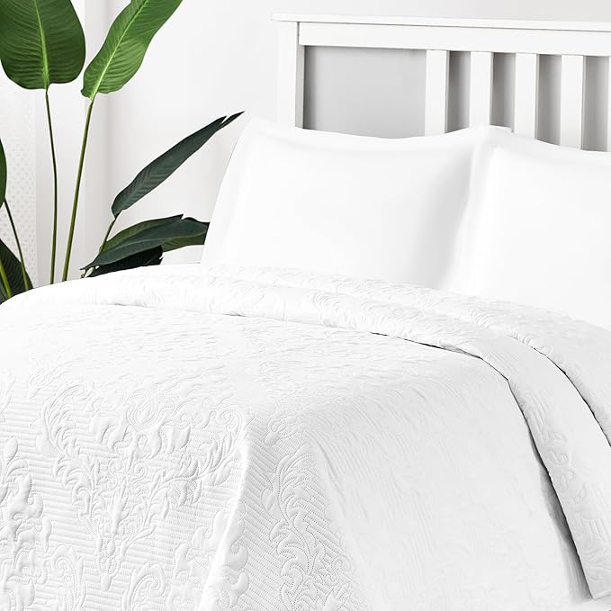 Hansleep White Quilt California King Size - Damask Ultrasonic Summer Bedspread California King, Soft Lightweight Coverlet Bedding Set, 3 Pieces (1 Quilt, 2 Pillow Shams)