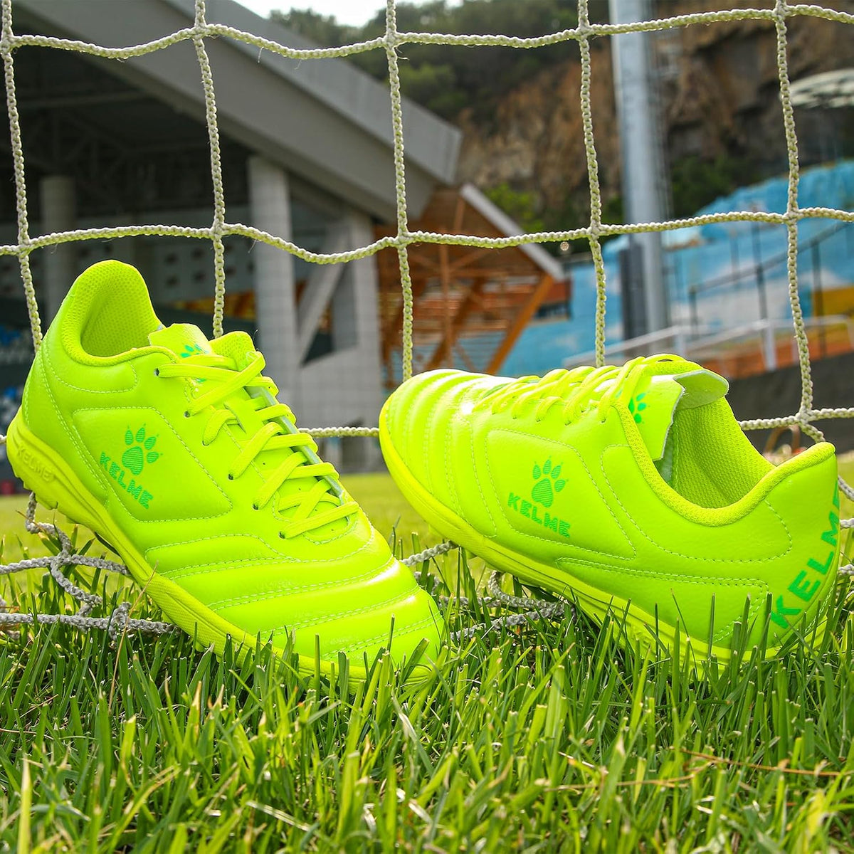 Kids Indoor Soccer Shoes, Youth Futsal Turf Cleats, Boys Girls Athletic Training