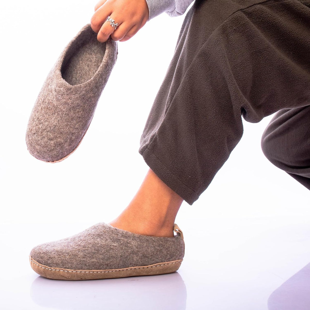 HAUSSIMPLE Wool Slippers, Felted Closed Back House Shoes with Leather Sole | Warm, Breathable, Handmade, Natural Fiber, Indoor Use, Women's & Men's Sizing, Soft Feel, Cold Floor Protection, Cozy Comfort