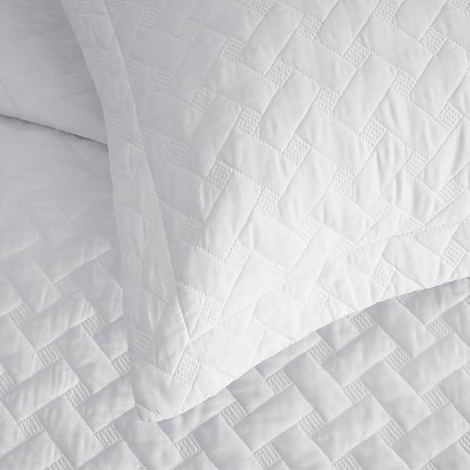 Bedsure Quilts Queen Size - Lightweight Bedspreads Queen Size with Basket Weave Pattern, Soft Quilt Bedding Set, White Comforter Set Coverlet for All Seasons with 2 Pillow Shams
