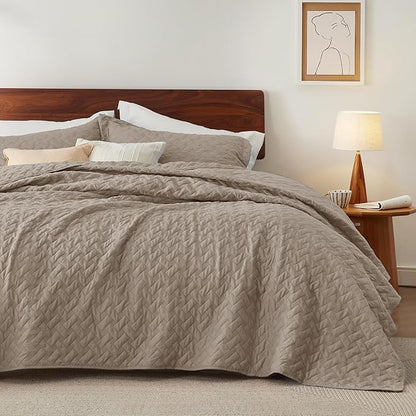 Bedsure Quilts Queen Size - Lightweight Bedspreads Queen Size with Basket Weave Pattern, Soft Quilt Bedding Set, Taupe Comforter Set Coverlet for All Seasons with 2 Pillow Shams
