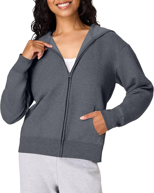 This Hanes hoodie is made with cotton from American farms, offering a soft, plush, and sturdy fleece that keeps you warm and comfortable.