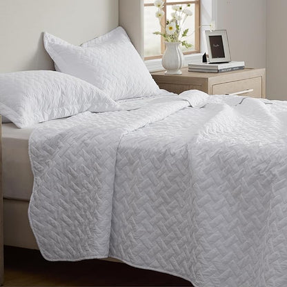 Bedsure Quilts Queen Size - Lightweight Bedspreads Queen Size with Basket Weave Pattern, Soft Quilt Bedding Set, White Comforter Set Coverlet for All Seasons with 2 Pillow Shams