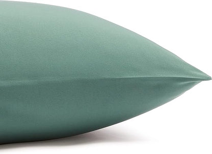 Basics Lightweight Super Soft, Breathable Easy Care Microfiber 4-Piece Bed Sheet Set with 14-Inch Deep Pockets, Queen, Emerald Green, Solid