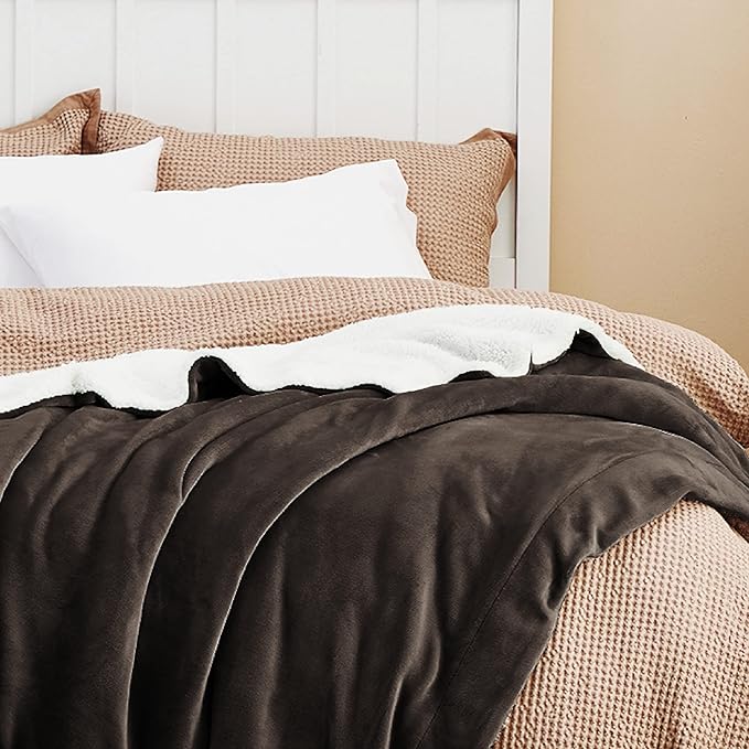 Bedsure Sherpa Fleece Blankets King Size for Bed - Thick and Warm, Soft Fuzzy Plush King Blanket for Winter, Brown, 108x90 Inches