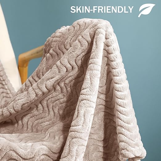 Exclusivo Mezcla Camel Fleece Throw Blanket for Couch Bed, Super Soft Cozy Blankets with Decorative Wave Textured, Lightweight Plush All Season Use, 50x70 Inches