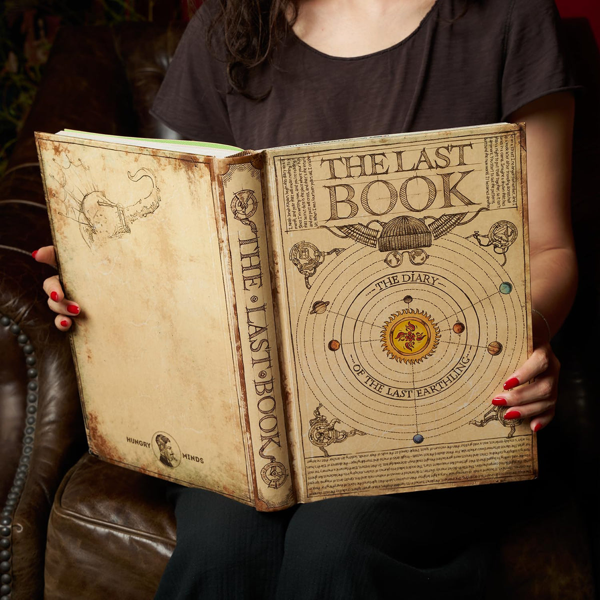 The Diary of The Last Earthling - The Ultimate Collection of Cultural Artifacts - Diary & Encyclopedia with 380 Pages of Detailed Illustrations - Dystopian & Post Apocalyptic Fiction