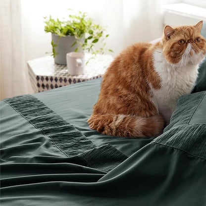 Bedsure Queen Sheet Set - 4 Pieces Soft Queen Size Sheets - Breathable  Cooling - Hotel Luxury - Easy Care Polyester Microfiber Bedding for Women, Men, Forest Green